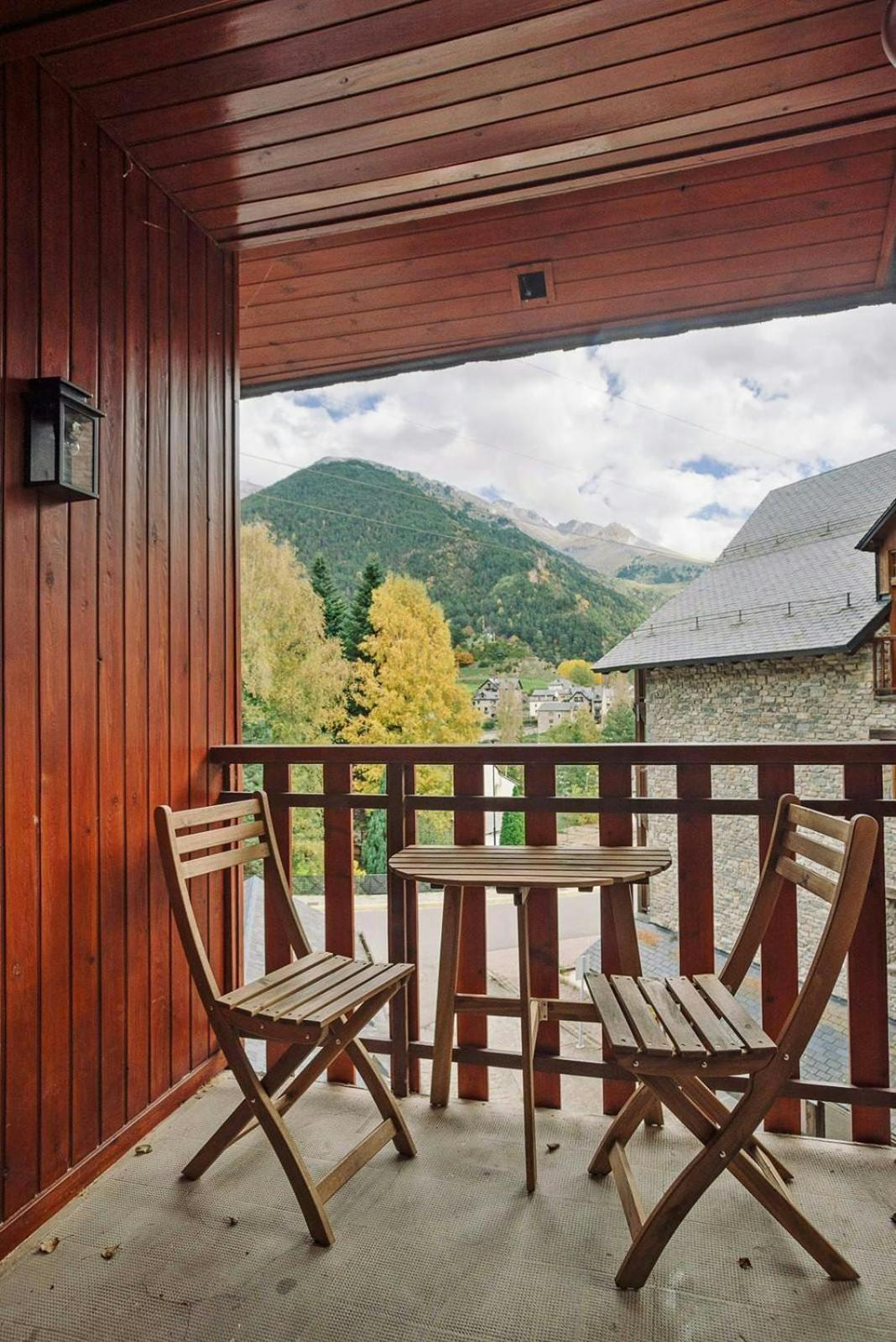 La Casita Del Arbol Apartamento Sallent de Gállego Exterior foto