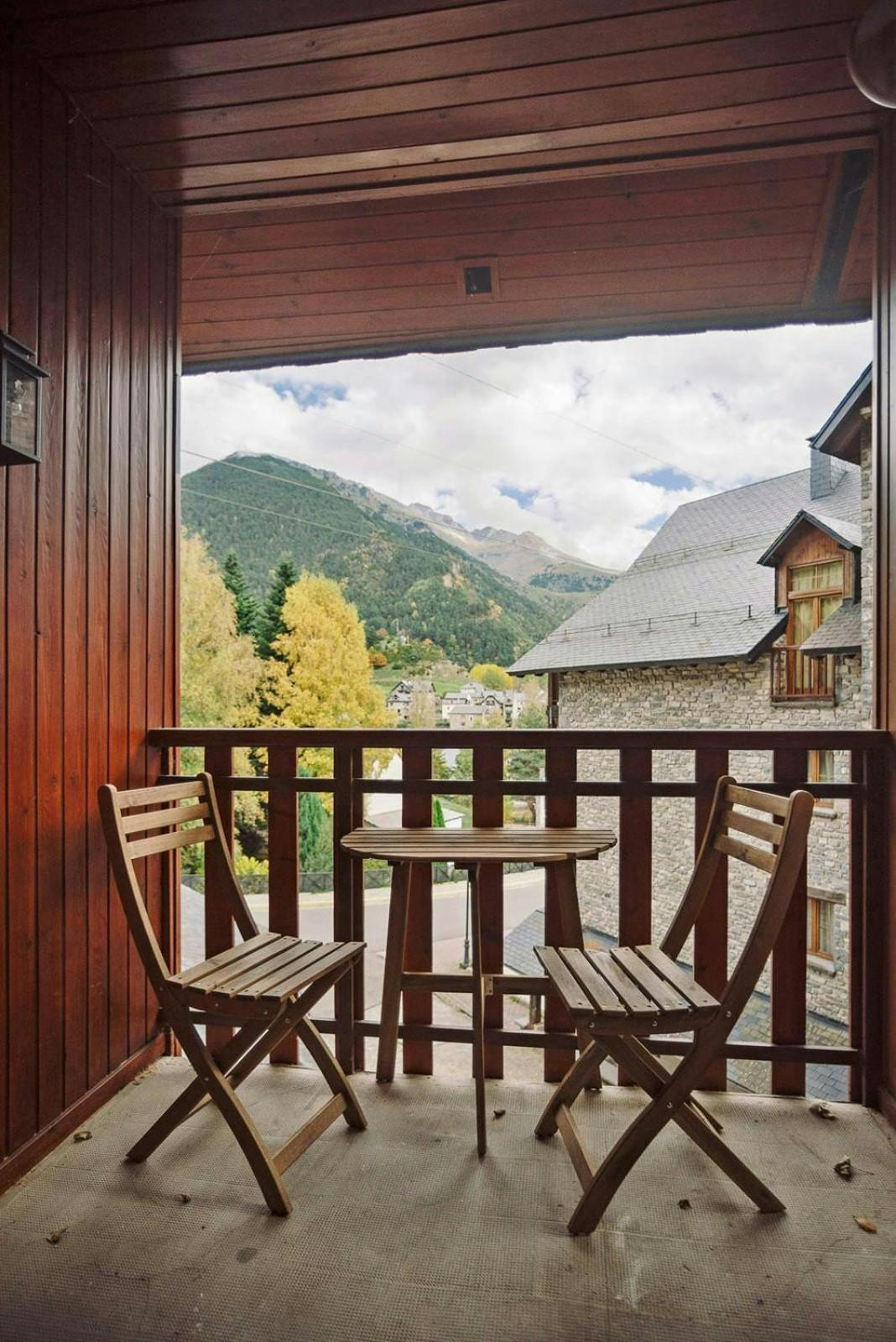 La Casita Del Arbol Apartamento Sallent de Gállego Exterior foto